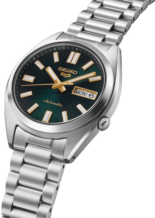 Bild von Seiko 5 Sports SNXS ‘Green Tie’