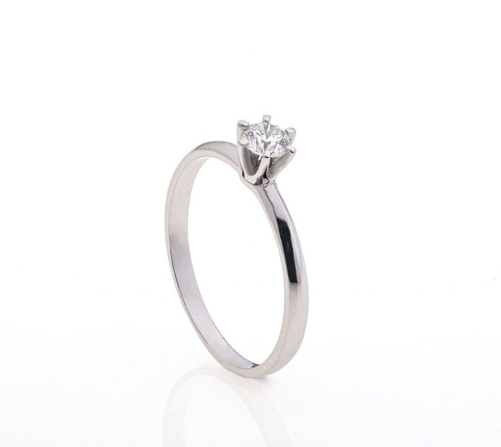 Bild von Verlobungsring LOEE aus Weißgold mit einem Diamanten