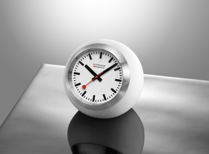 Bild von MONDAINE Globe Clock