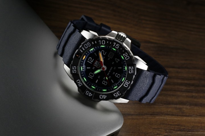 Bild von Luminox Navy SEAL 3250 Time Date Series