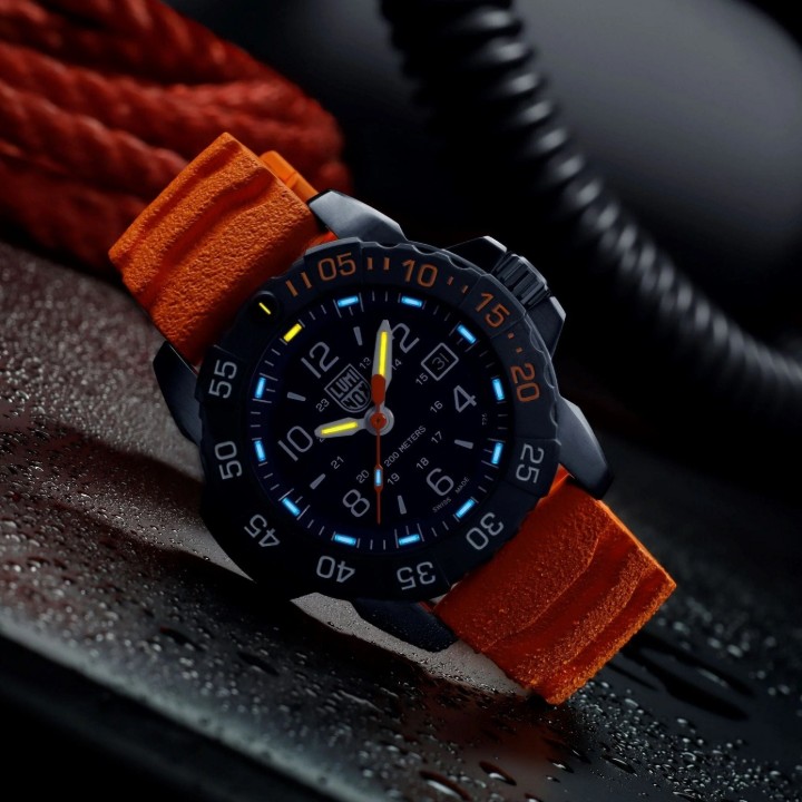 Bild von Luminox Navy SEAL Foundation 3250 Back to the Blue Series