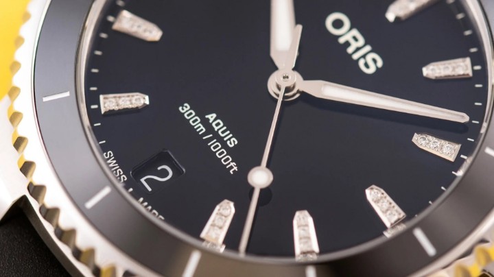 Bild von Oris Aquis Date Diamonds