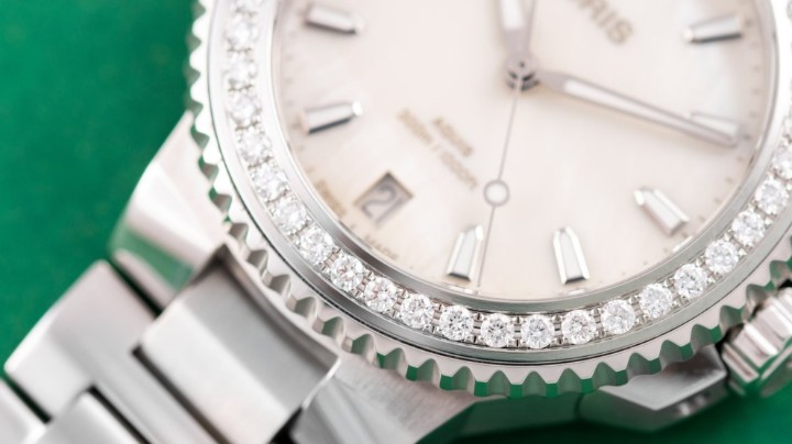 Bild von Oris Aquis Date Diamonds