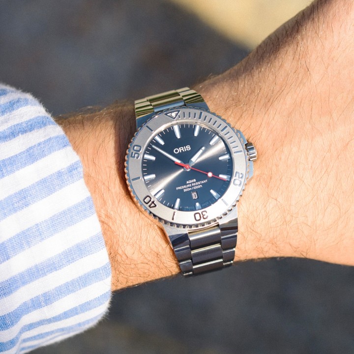 Bild von Oris Aquis Date Relief