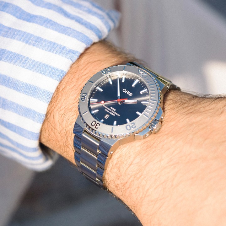 Bild von Oris Aquis Date Relief