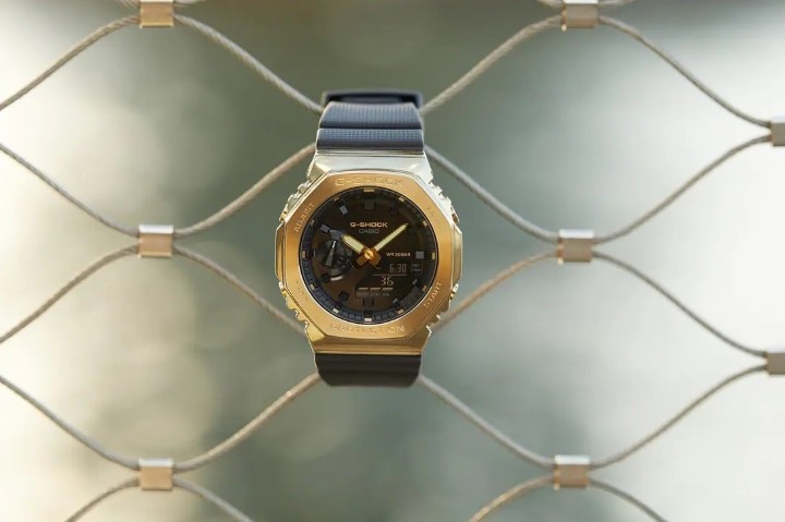 Bild von Casio G-Shock G-Steel Black x Gold Series