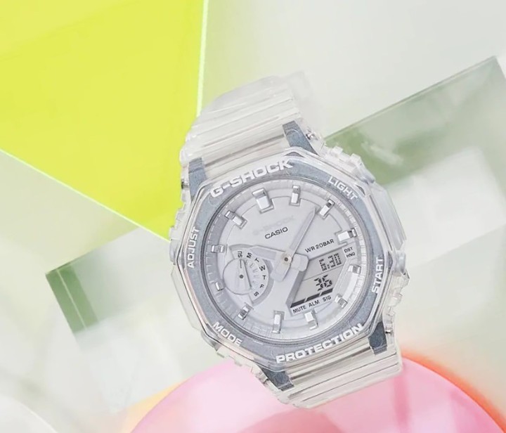 Bild von Casio G-Shock Mini Carbon Core Guard Skeleton x Metallic Dial