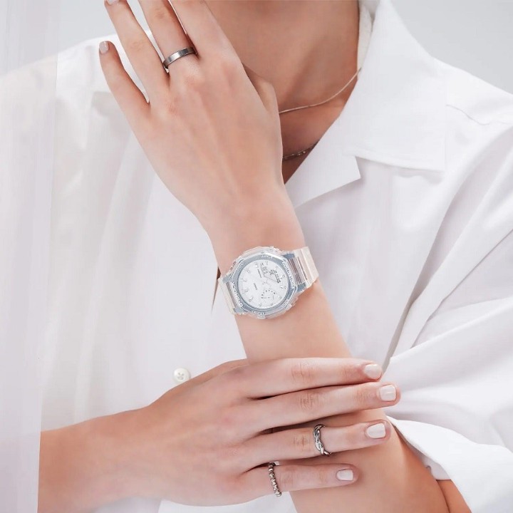 Bild von Casio G-Shock Mini Carbon Core Guard Skeleton x Metallic Dial