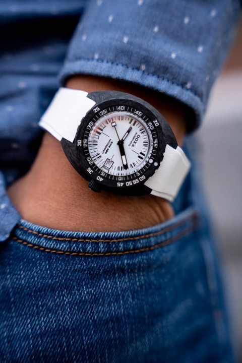 Bild von Doxa SUB 300 Carbon Whitepearl