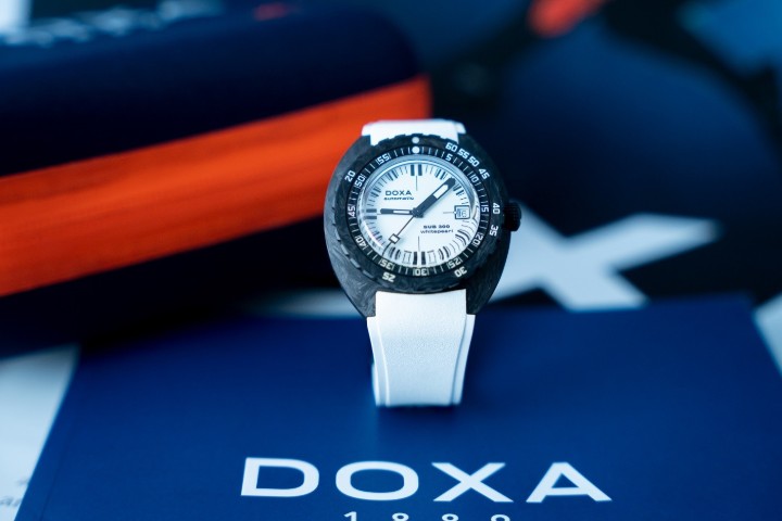 Bild von Doxa SUB 300 Carbon Whitepearl