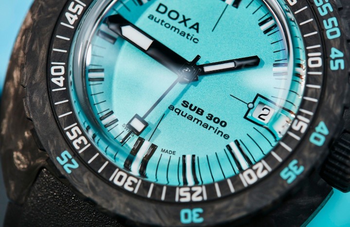 Bild von Doxa SUB 300 Carbon Aquamarine