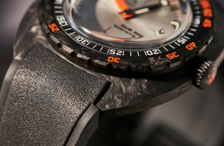 Bild von Doxa SUB 300 Carbon Searambler