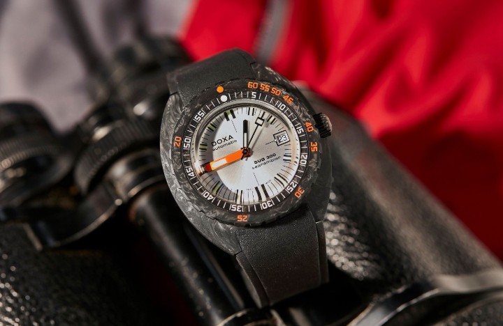 Bild von Doxa SUB 300 Carbon Searambler