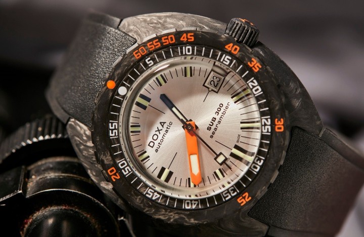 Bild von Doxa SUB 300 Carbon Searambler