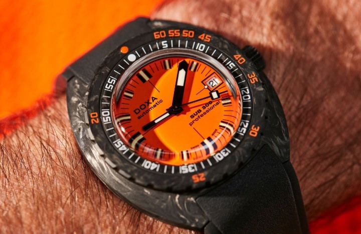 Bild von Doxa SUB 300 Carbon Professional