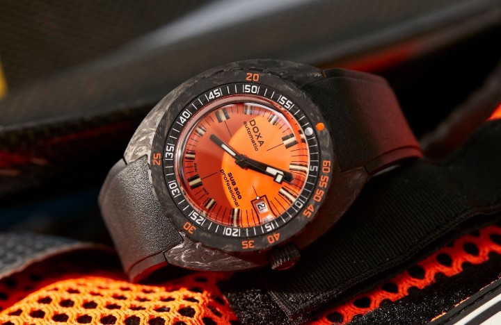 Bild von Doxa SUB 300 Carbon Professional