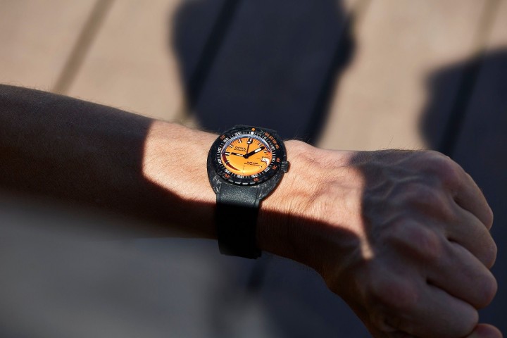 Bild von Doxa SUB 300 Carbon Professional