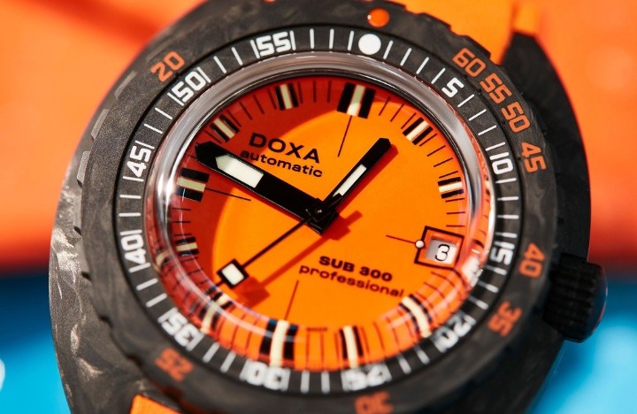 Bild von Doxa SUB 300 Carbon Professional