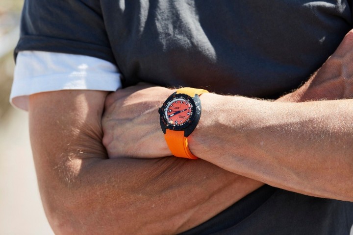 Bild von Doxa SUB 300 Carbon Professional