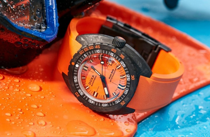 Bild von Doxa SUB 300 Carbon Professional