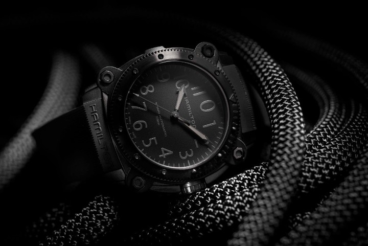 Bild von Hamilton Khaki Navy BeLOWZERO Auto Titanium