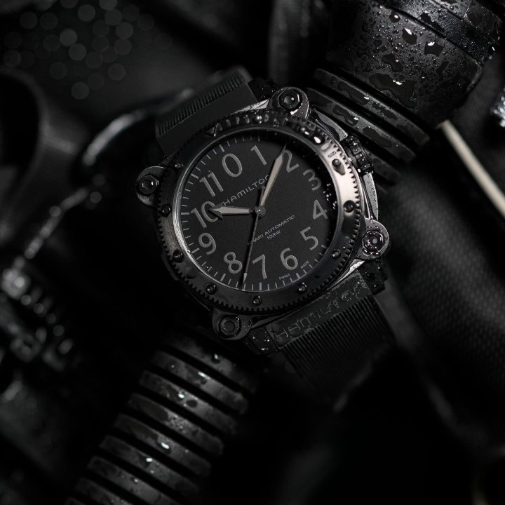 Bild von Hamilton Khaki Navy BeLOWZERO Auto Titanium