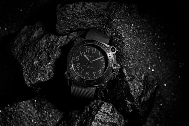 Bild von Hamilton Khaki Navy BeLOWZERO Auto Titanium