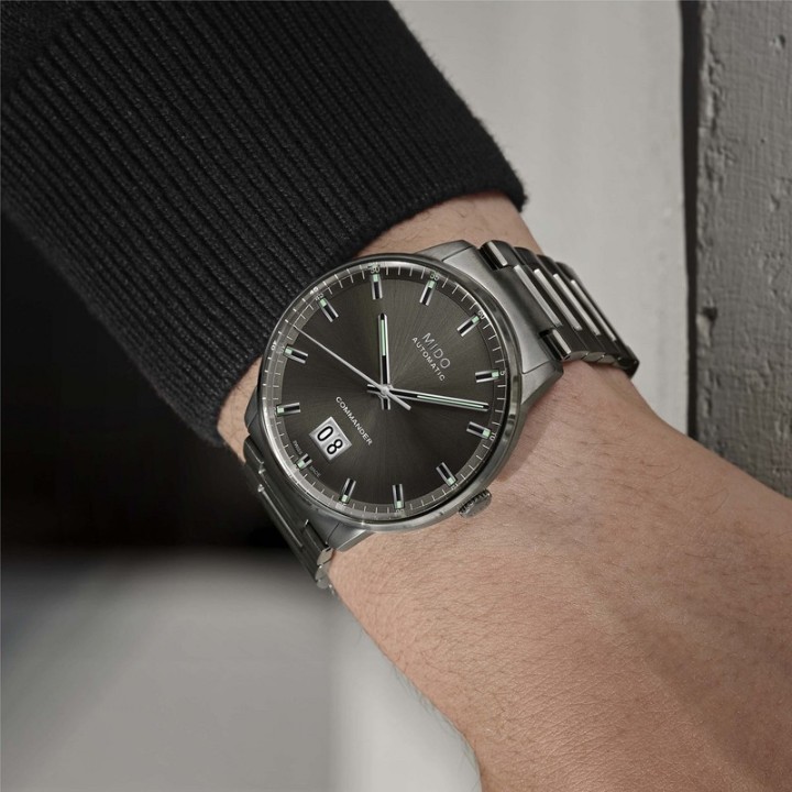 Bild von Mido Commander Big Date