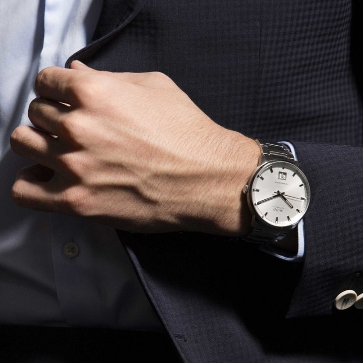 Bild von Mido Commander Big Date