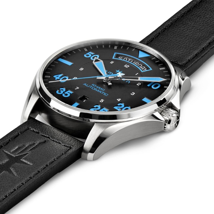 Bild von Hamilton Khaki Aviation Pilot Day Date Air Zermatt