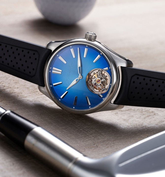 Bild von H. Moser & Cie Pioneer Tourbillon Arctic Blue