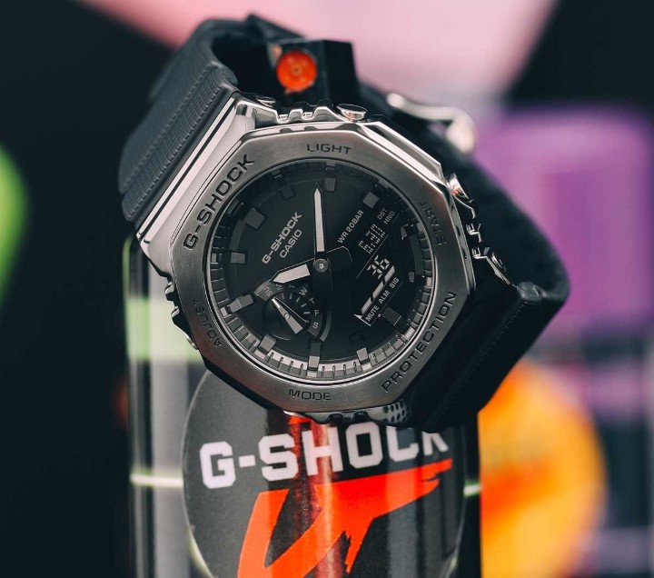 Bild von Casio G-Shock All Black Metal Cover Series