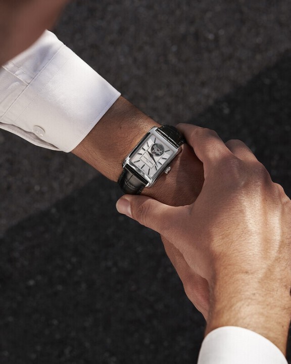 Bild von Frederique Constant Classics Carrée Heart Beat Automatic