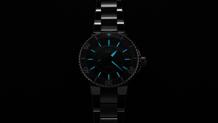 Bild von Oris Aquis Dat Watt Limited Edition II
