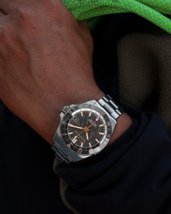 Bild von Norqain Adventure Neverest GMT Glacier