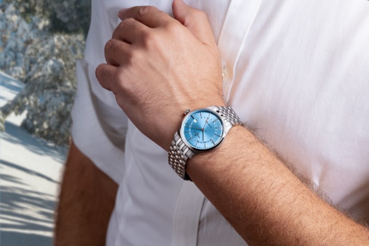Bild von Perrelet Weekend GMT Ice Blue