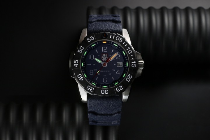 Bild von Luminox Navy SEAL 3250 Time Date Series