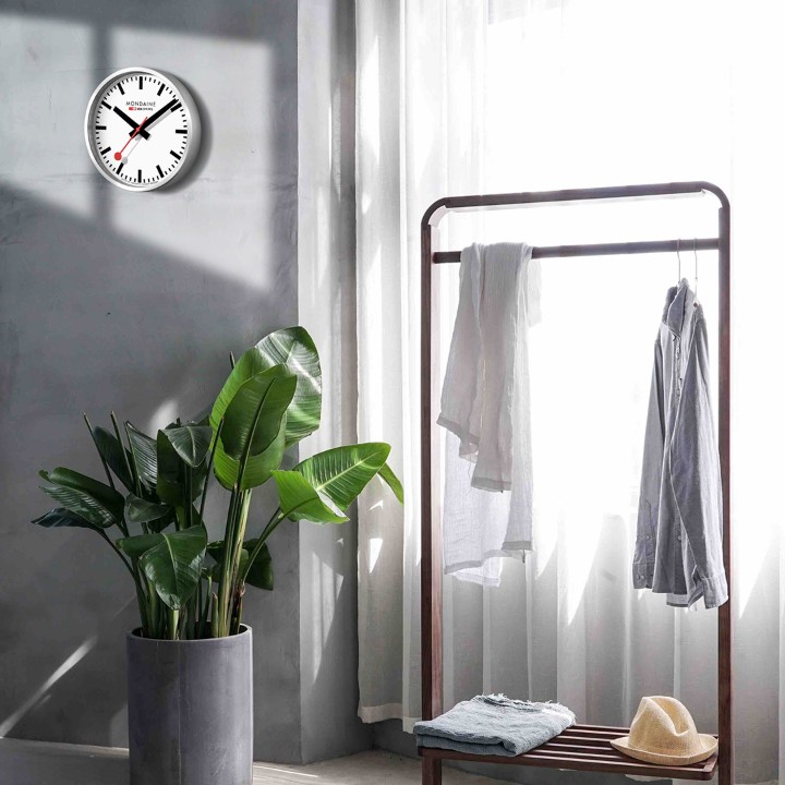 Bild von Wanduhr MONDAINE