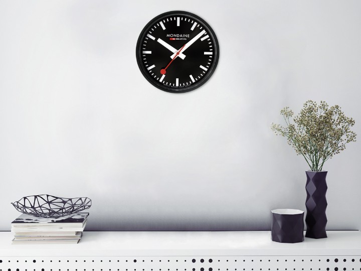 Bild von Wanduhr MONDAINE