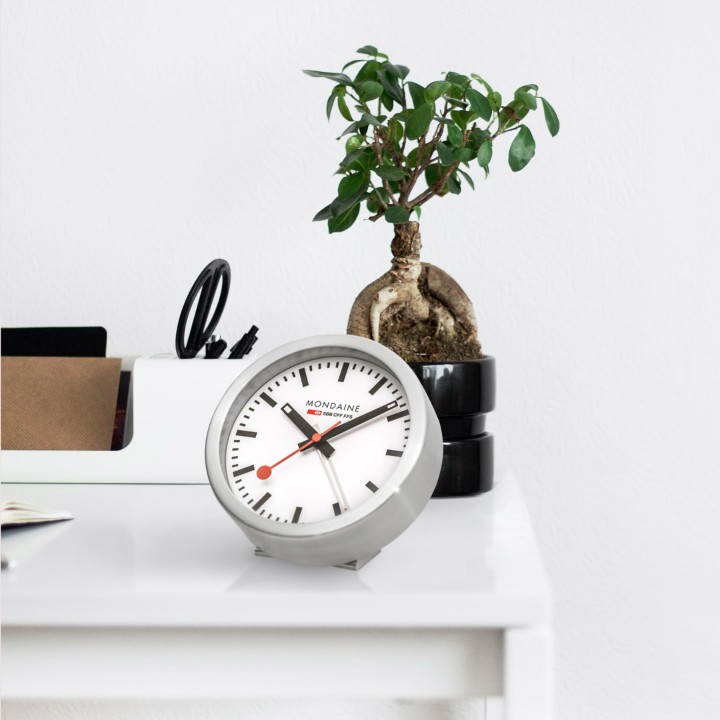 Bild von Wecker/Wanduhr MONDAINE