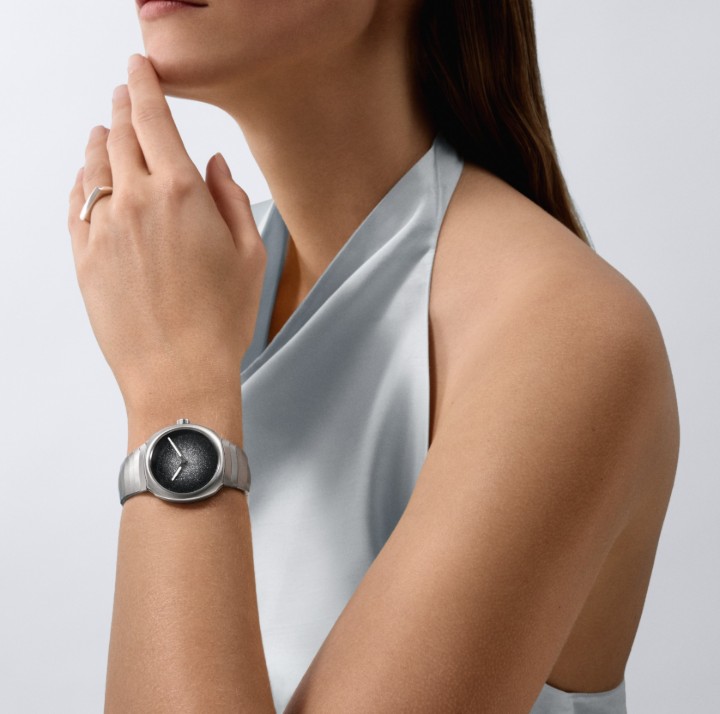 Bild von H. Moser & Cie Streamliner Two Hands Silver Fumé
