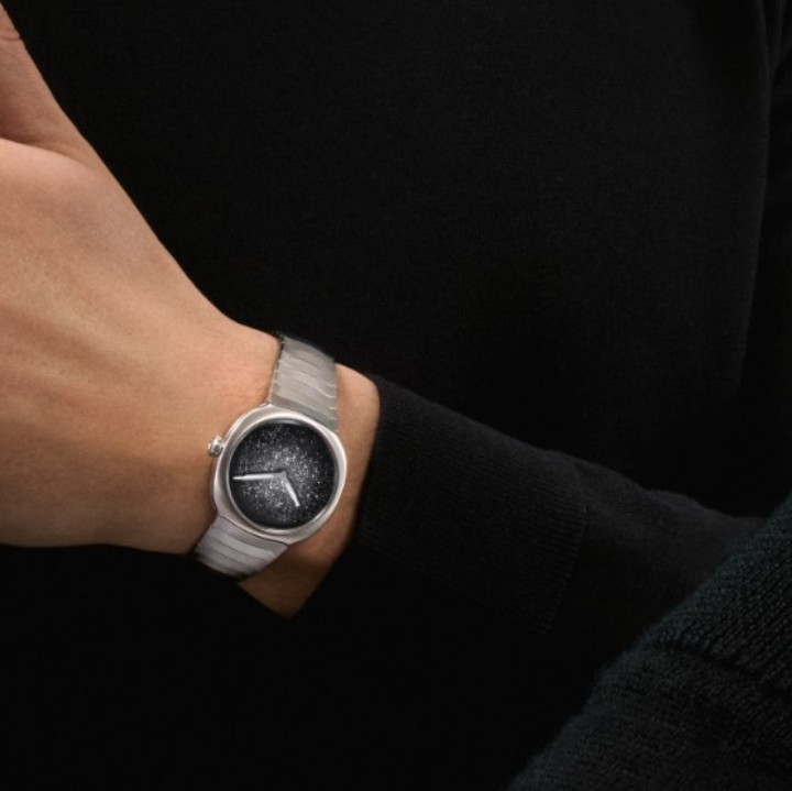 Bild von H. Moser & Cie Streamliner Two Hands Silver Fumé
