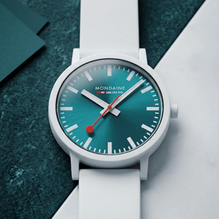 Bild von Mondaine Essence Transformative Teal Limited Edition