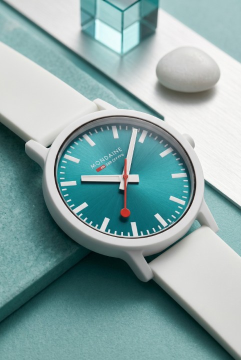 Bild von Mondaine Essence Transformative Teal Limited Edition