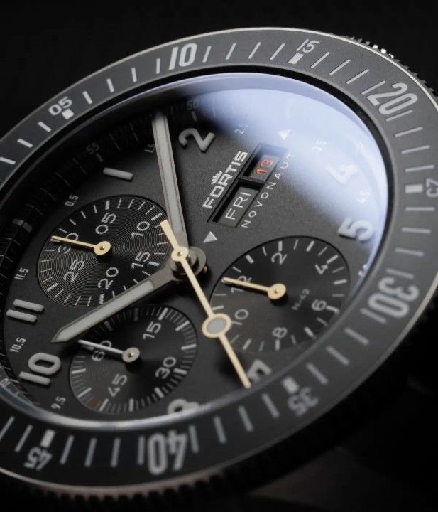 Bild von Fortis Novonaut N-42 Titanium Legacy