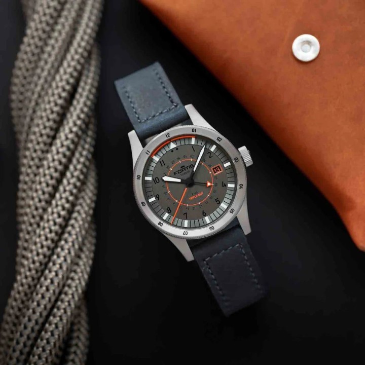 Obrázek Fortis Flieger F-43 Triple GMT Original