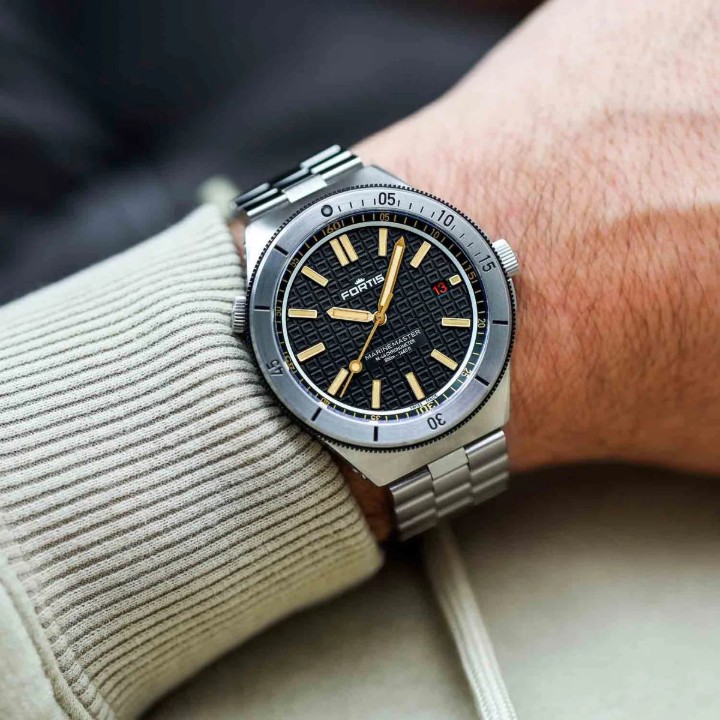 Bild von Fortis Marinemaster M-44 Black Resin