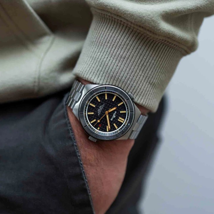 Bild von Fortis Marinemaster M-44 Black Resin