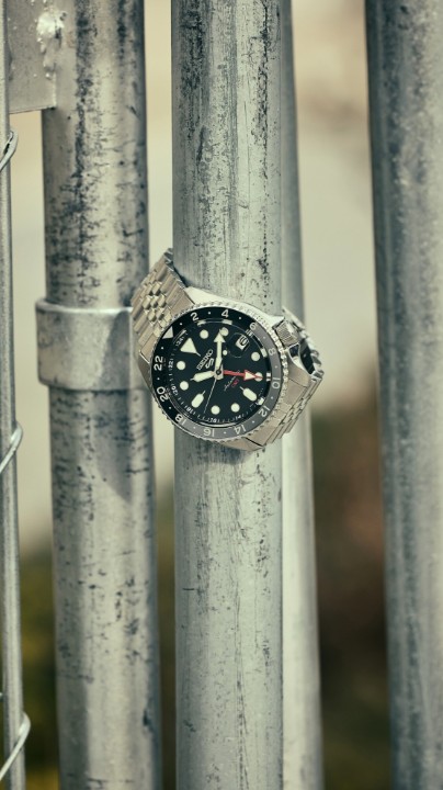 Bild von Seiko 5 Sports 'Black Grape' GMT