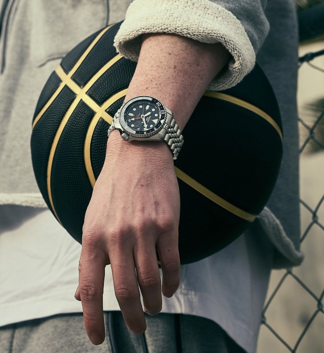 Bild von Seiko 5 Sports 'Black Grape' GMT